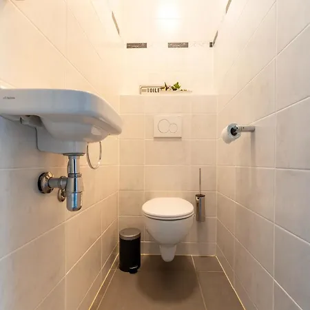 Chic Flat Near Beach, Cleaning Included